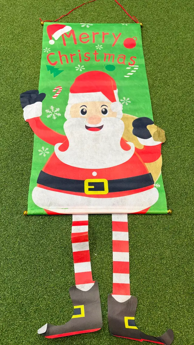 Christmas wall/door decoration in Home Décor & Accents in Calgary - Image 2