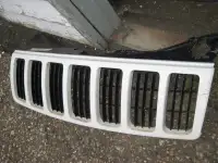 2005 to 2007 JEEP GRAND CHEROKEE GRILL