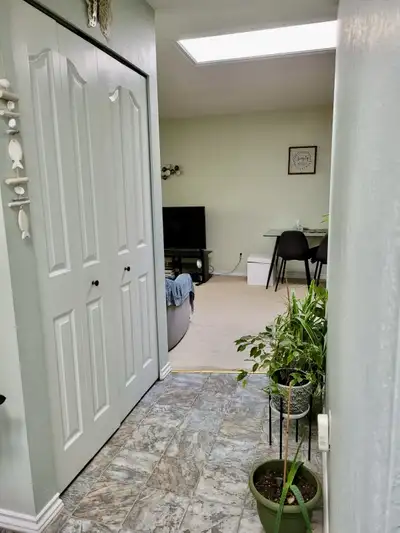 Room for Rent – Female Only – Quiet & Clean Professional Preferred Bright and spacious private bedro...