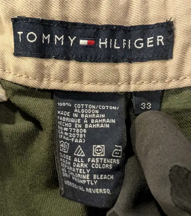 VGUC - Men's Tommy Hilfiger Shorts in Men's in Oshawa / Durham Region - Image 4