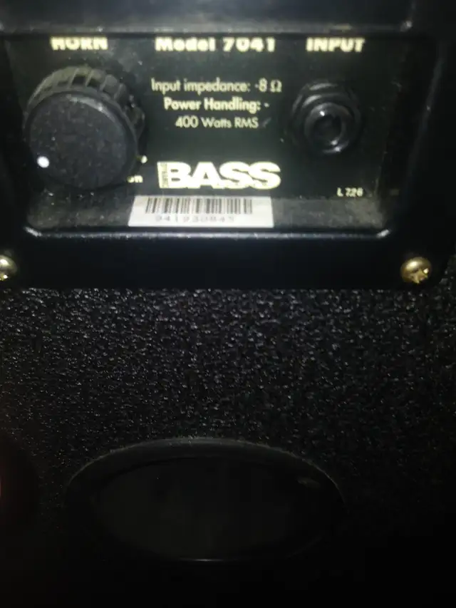 Marshall bass in Amps & Pedals in Hamilton - Image 6