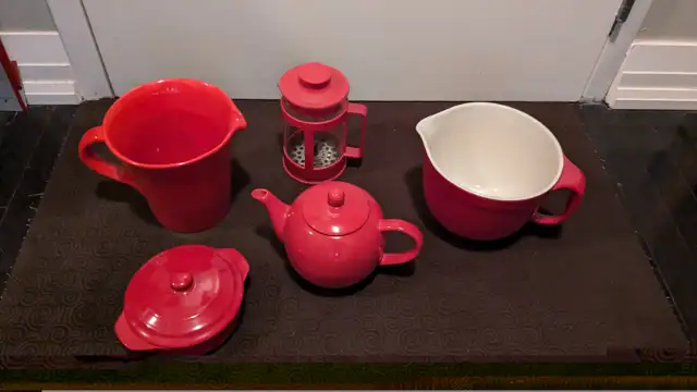 'Red Collection' Essential Kitchen Items542971406782320644
