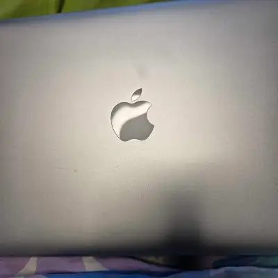 Macbook Pro 2012, View more