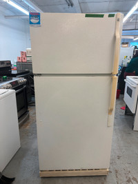 Réfrigérateur GE Blanc top freezer refrigerator white 30"