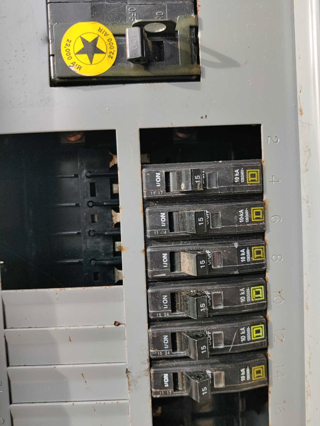 100 Amps Square D. electric panel box in Electrical in Leamington - Image 2