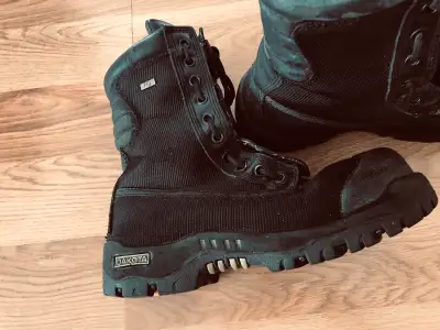 Bottes de travail cap d’acier homme grandeur 7.5 marque Dakota