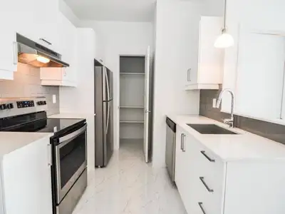 ✅ Modern One-Bedroom Condo 7th Floor | Built in 2019 | Available Immediately ✨ Bright and open layou...