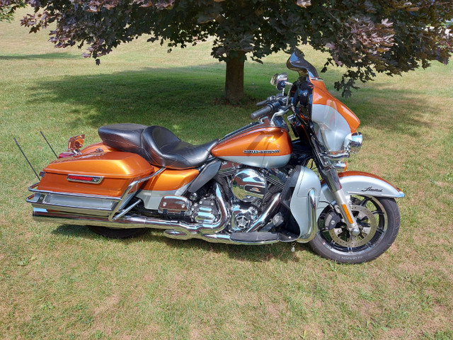 2014 Harley Davidson Limited in Touring in Brantford - Image 2