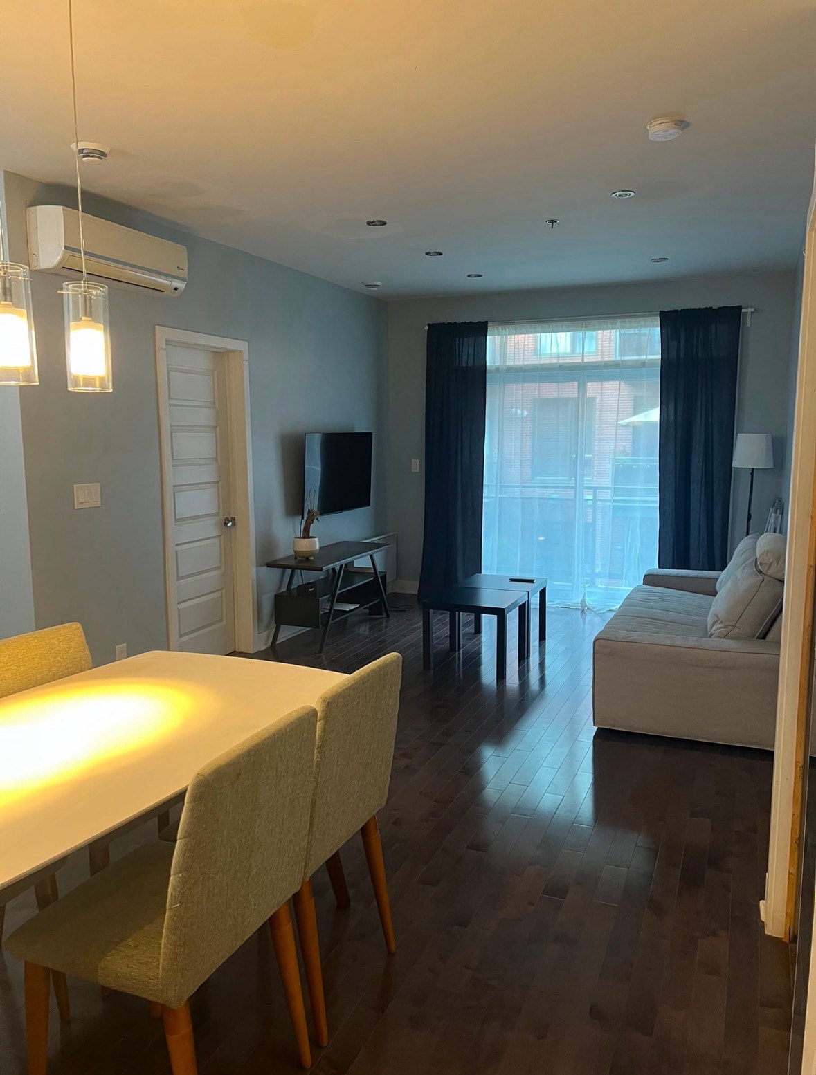 Cession de bail - Grand 4 1/2 + Stationnement Intérieur — photo 1