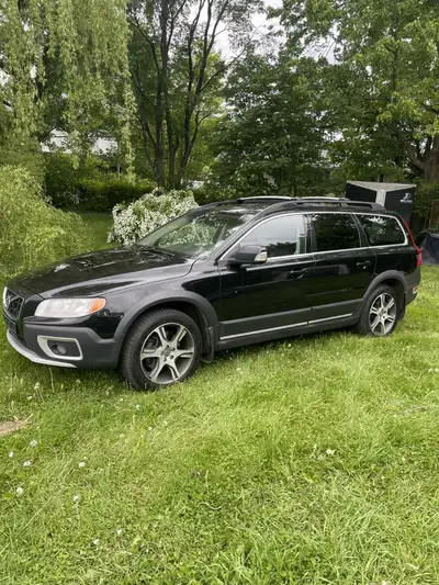 Je vends mon XC 70 ,la carrosserie est impeccable et idem mécaniquement (moteur remplacé en 2024) Po...