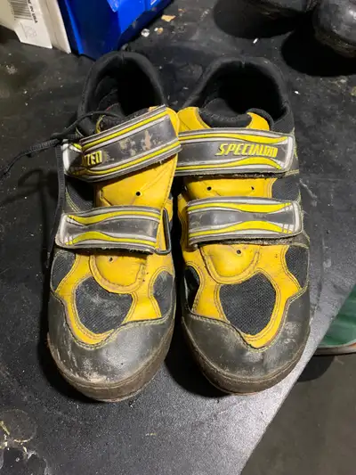 Bike shoes and pedals, View more