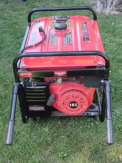 King Canada 15 hp generator. 4 stroke. 6.5 kilowatt output. Never used.