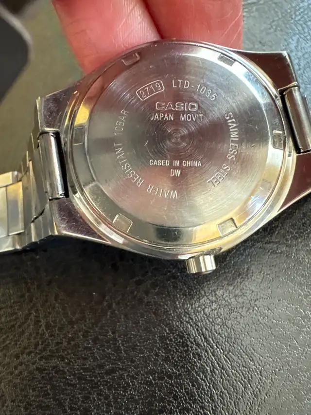 Montre Homme Casio Quartz in Jewellery & Watches in Laval / North Shore - Image 6