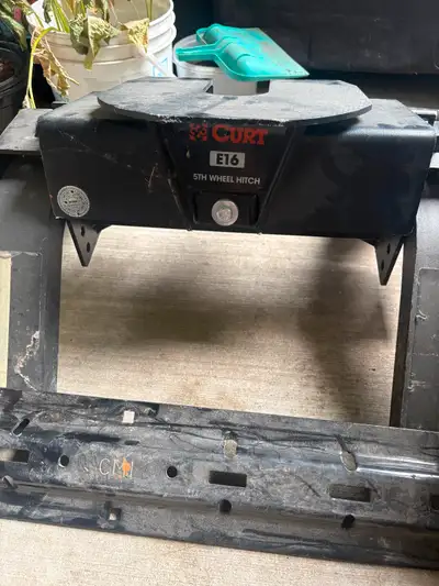 16 K Curt 5th Wheel hitch and rails for GM products. Brand new never been installed or used.