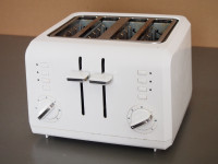 Cuisinart 4-slice toaster