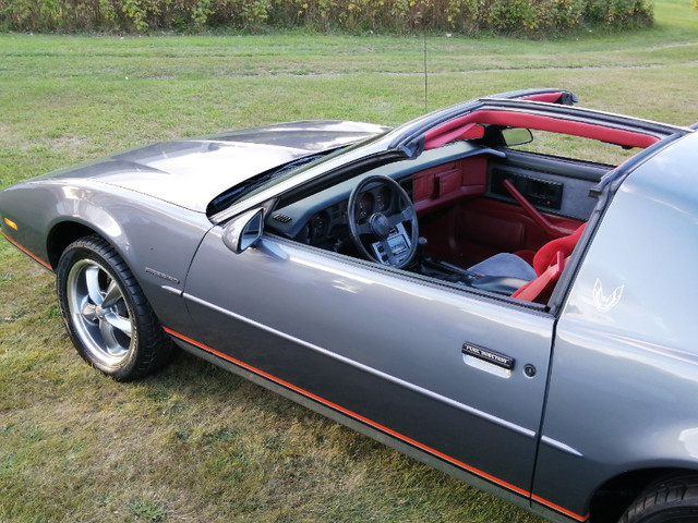 Pontiac Firebird 1987 moteur V6 2.8, manuelle 5 vitesse, T-Top dans Autos et camions  à Thetford Mines - Image 3