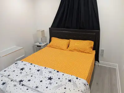 Shared Room 5 min away from Sheridan Oakville