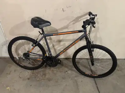 Supercycle Mountain Bike , 21 speed , 26 inch tires , Large 20 inch frame. New cond. Ridden twice