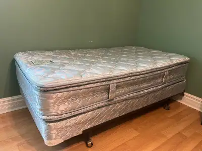 KING KOIL - SINGLE / TWIN MATTRESS BOXSPRING AND FRAME  , View more