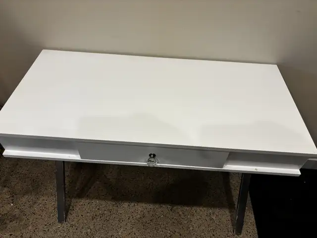 Computer/Make Up Desk/End Table in Desks in City of Toronto - Image 5