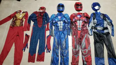 3 Costume Power Rangers 7-8ans (10$ chaque), Costume Iron Man 7-8ans (5$). Ou 25$ pour les 4 costume...