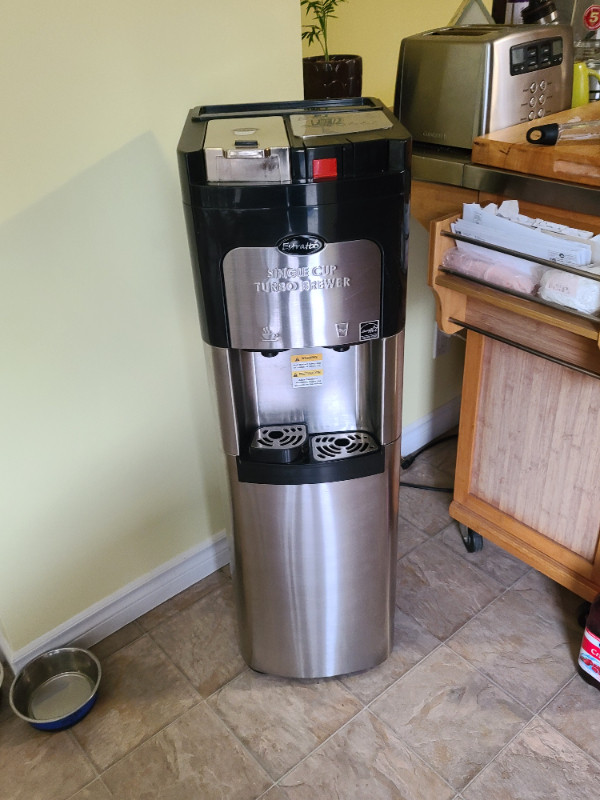 ESTRATTO SINGLE SERVE TURBO BREWER & BOTTLED WATER COOLER in Coffee Makers in Muskoka - Image 4