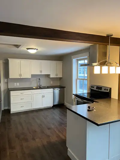 Private room available in a 2-bedroom apartment in a convenient downtown location, available October...
