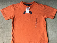 LESS THAN 1/2 OFF - BRAND NEW - GAP TSHIRT - SIZE XS (SIZE 4)
