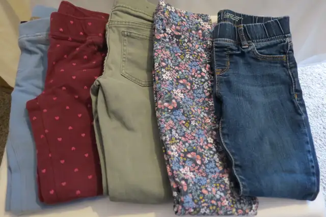 Girls pants, delivery available!628632620884511229