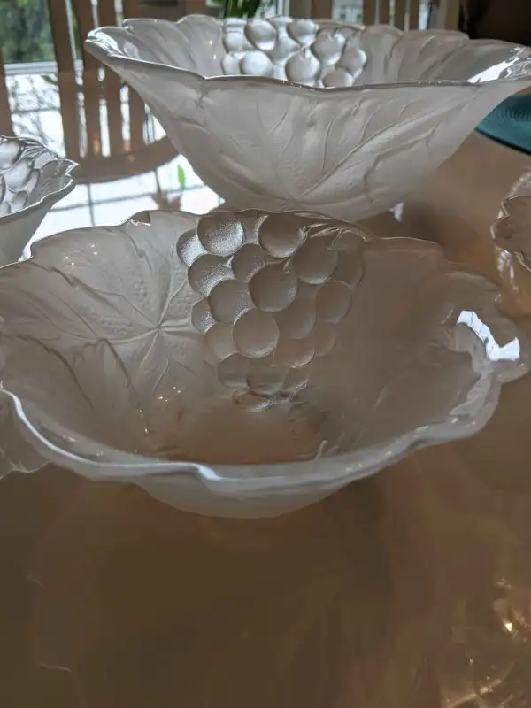Studio Novo Crystal Serving Bowl with 3 Smaller Bowls63793683129985120