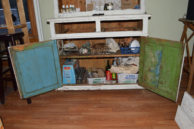 Antique primitive hutch or display unit in Hutches & Display Cabinets in Belleville - Image 3