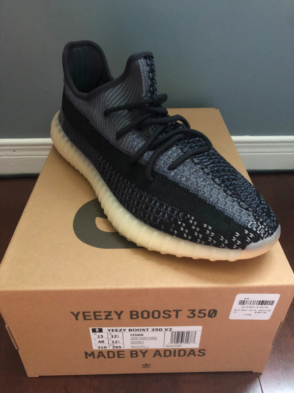 Yeezy 350 V2 Carbon size 13 in Men's Shoes in Kitchener / Waterloo - Image 2