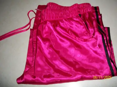 LADIES LOUNGE PANTS SMALL, View more