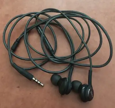 Écouteurs AKG Ear Buds with Mic, black, View more