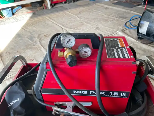 Lincoln pak 15 mig welder in Power Tools in Lethbridge - Image 3