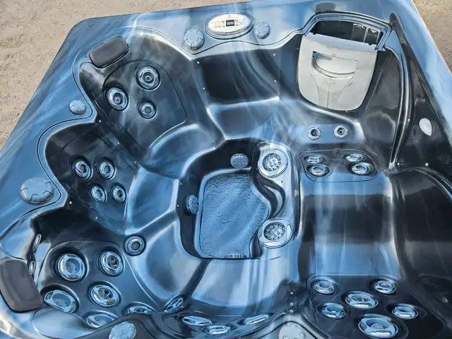 hot tub (Master Spa)62863281614595121