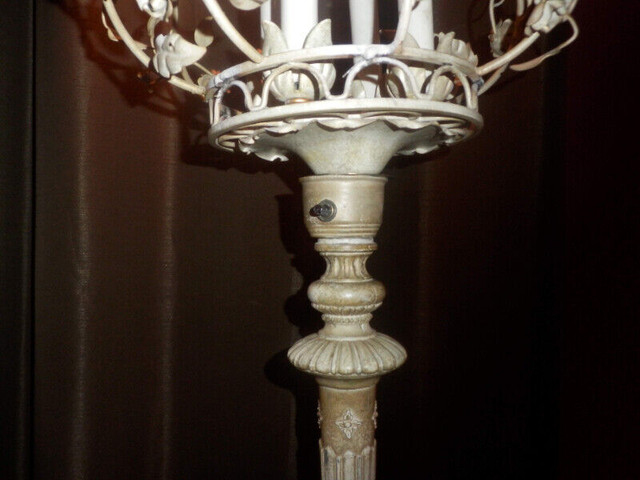 Lampe sur pied en fonte de style florentin dans Autre  à Longueuil/Rive Sud - Image 3