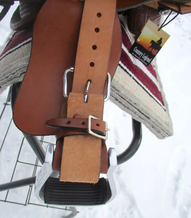 New 10" Mini Saddle, chestnut colour, will ship in Equestrian & Livestock Accessories in Dawson Creek - Image 7