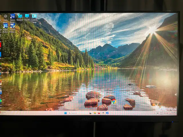 Acer 28.3 inch monitor in Monitors in Laval / North Shore - Image 3