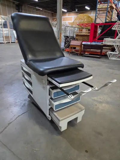 SOLD Ritter 204 Exam Table by Midmark SOLD We are expecting a couple more tables in the near future...