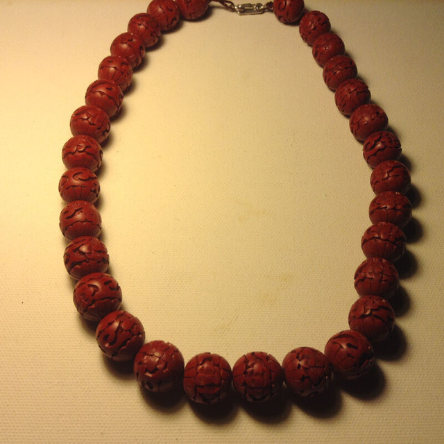 VINTAGE DECO CHINESE CARVED CINNABAR RED ROUND BEADS NECKLACE in Arts & Collectibles in Vancouver - Image 3