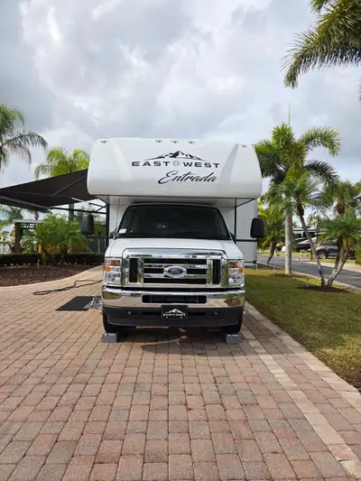 2024 Entrada 2600DS , East-to-West 13091 km Garantie Prolongée jusqu’en 2029 Tout équipé avec access...