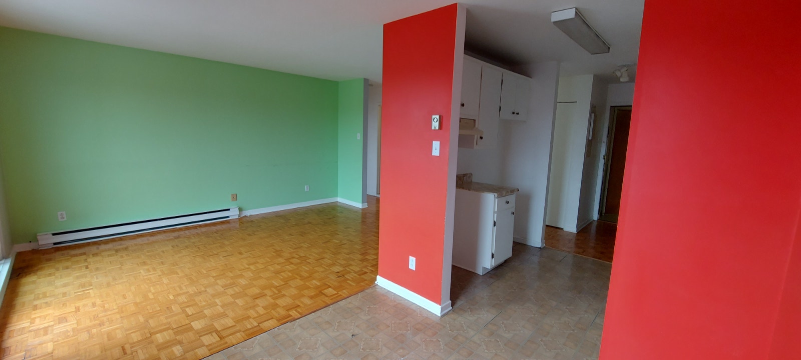 Beau 4 ½ à louer au deuxième étage à Laval - PAS D'ANIMAUX! — photo 2