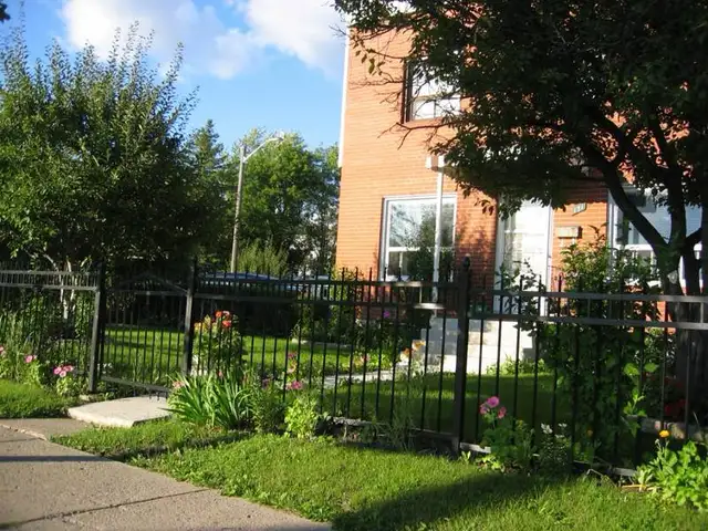 Shared Accomodation- 1bedrm apt. Brownsline552938383848263681
