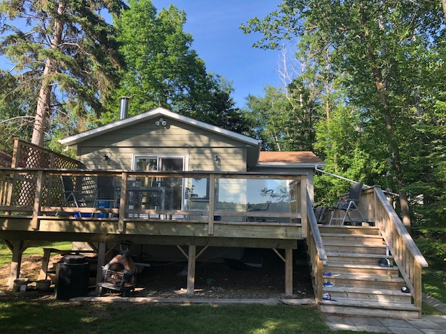 Family Friendly Lakefront Cottage for Rent - Gull Lake in Manitoba