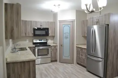 Spacious suite in Lake Vista, Martensville, available to lease August 1st or later. 900 sq. ft. of d...