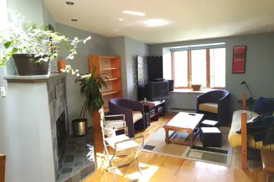 Short-Term Gem Near McGill! Private Room in Downtown MTL – Weekl