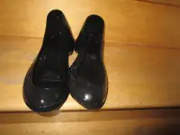 couvre chaussure  ou botte noir brown neuf large mesure 12 po