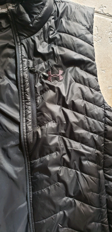 Under Armour puffer vest  in Other in Laval / North Shore - Image 5