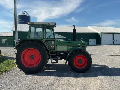 Fendt 311 LSA, 4 wd., 6 cylinders, 9953 hrs, Excellent tires, new fuel pump last year, Big original...